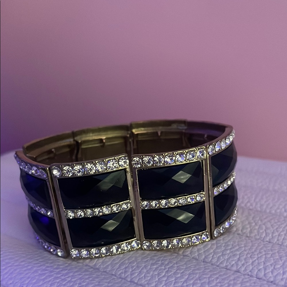 Elegant Black and Gold Bracelet